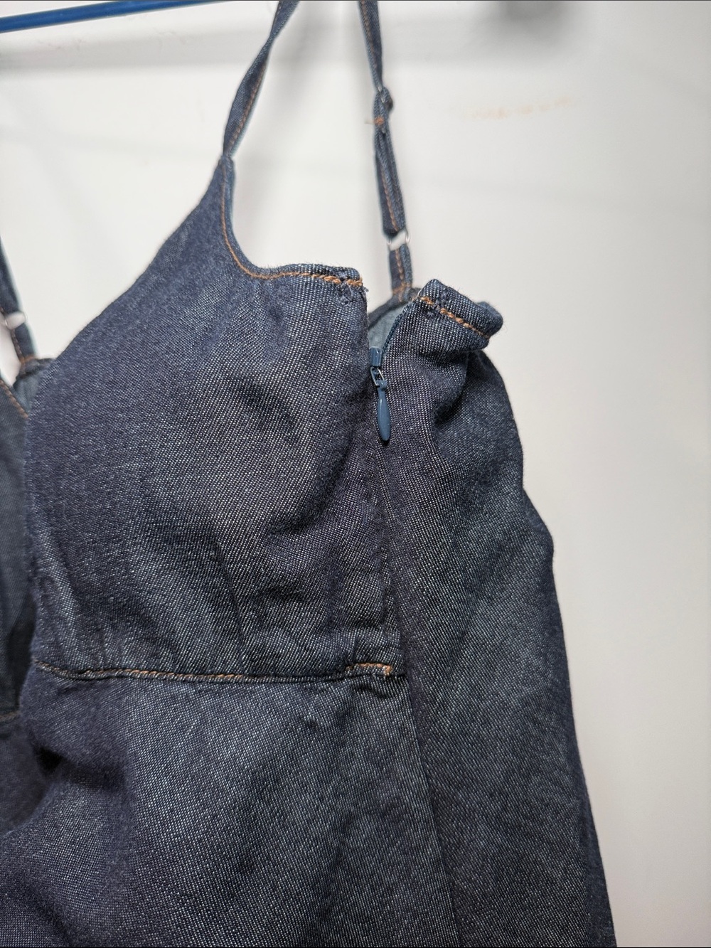 A&F Bella Bra-Free Chambray Tie-Front Cami - Picture 3 of 5